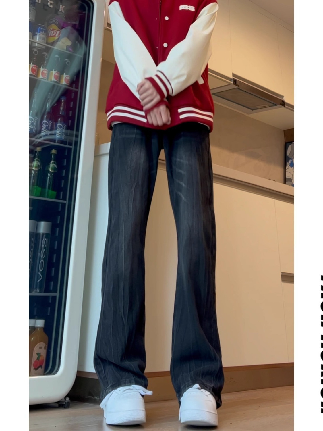 Mens Washed Straight-Slit Denim Jeans ā Image 6
